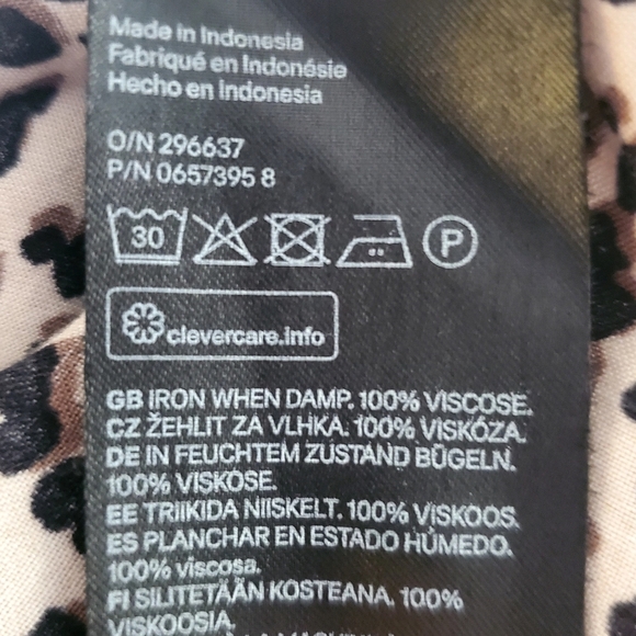 H&M Animal Print Blouse - Picture 6 of 6